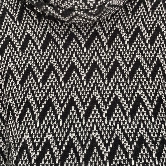 𝅺Ellen Tracy Turtleneck - Picture 5 of 8